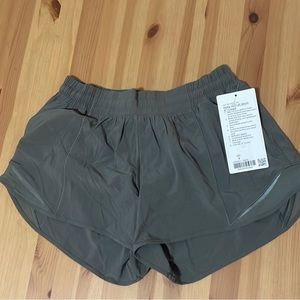 Lululemon Hotty Hot LR short 4” Grey Sage NWT Sz 8